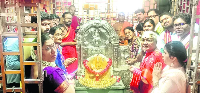 6వ రోజుకు చేరుకున్న శ్రావణలక్ష్మి పూజలు 