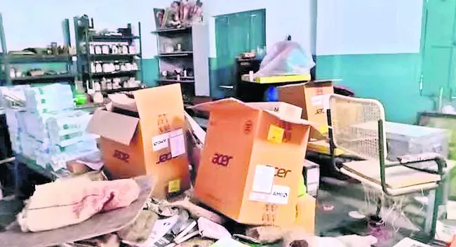 పాఠశాలలో కంప్యూటర్లు మాయం