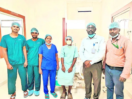 అరుదైన కిడ్నీ మార్పిడి శస్త్రచికిత్స విజయవంతం