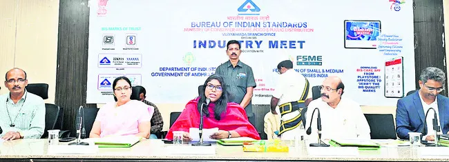 నాణ్యతా ప్రమాణాలు పాటించాలి