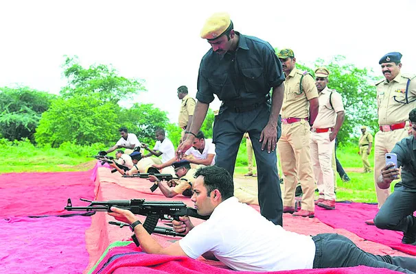 మేం గురిపెడితే..