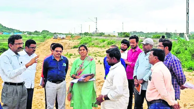రైల్వే డబ్లింగ్‌ లైన్‌ భూ సేకరణపై ఆరా 