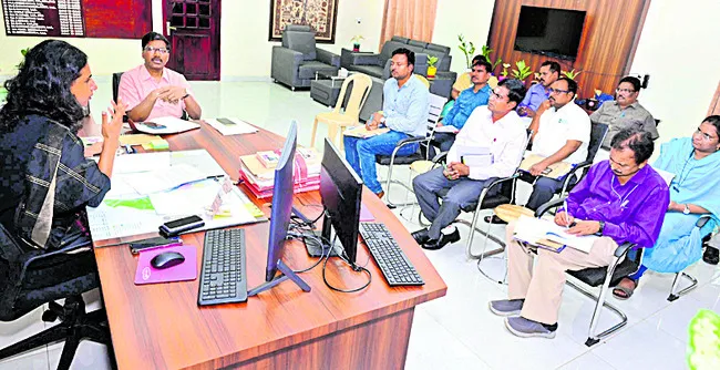 ‘అగ్రిగోల్డ్’ భూములపై నివేదిక ఇవ్వండి