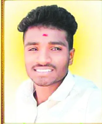 రోడ్డు దాటుతుండగా కారు ఢీ..