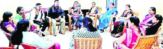 అధికారుల తీరుపై అసంతృప్తి