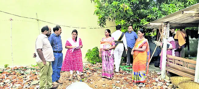 ఇందిరమ్మ ఇళ్ల పనులు పూర్తి చేయండి