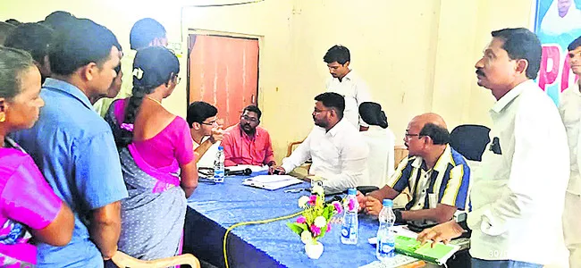 సమస్యలు త్వరితగతిన పరిష్కరించాలి 