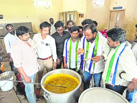 సంక్షేమ హాస్టళ్ల సమస్యలు పరిష్కరించాలి