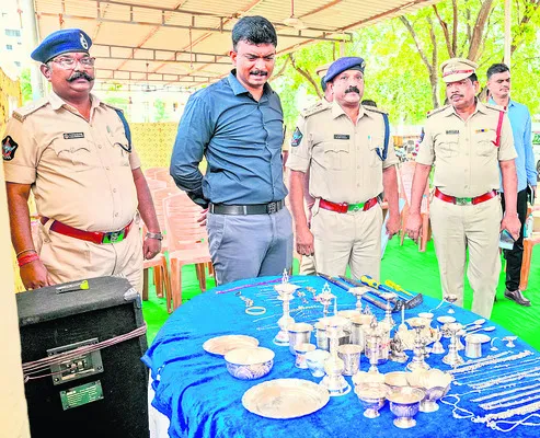 అంతర్రాష్ట్ర దొంగల ముఠా అరెస్ట్