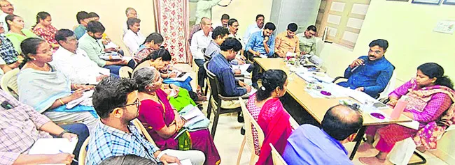 ముంపు ప్రాంత వాసులను ఆదుకుంటాం