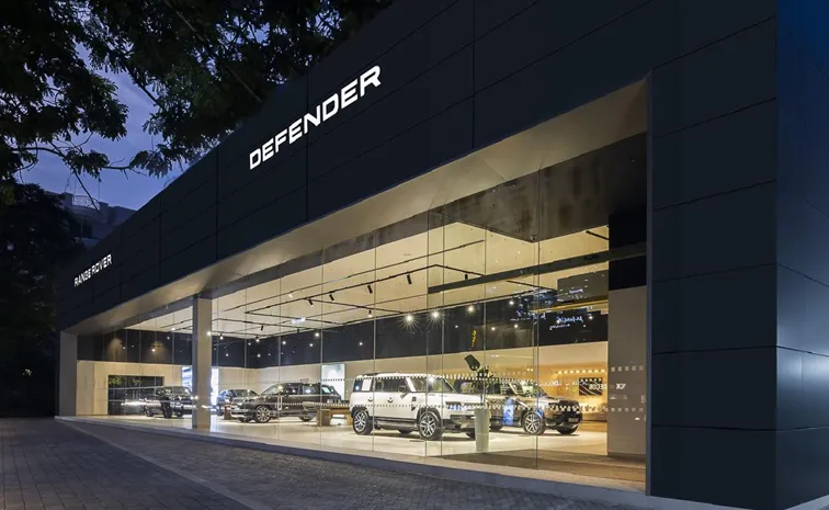 JLR UNVEILS NEW BOUTIQUE FACILITY IN HYDERABAD For Range Rover and Defender