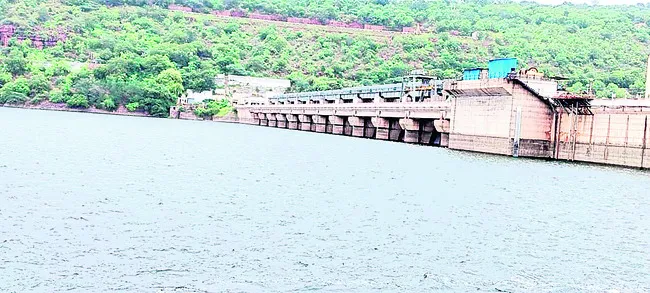 రాష్ట్ర ప్రభుత్వ నిర్లక్ష్యం