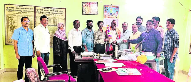 విధుల్లో చేరిన ఏడీఏలకు సన్మానం
