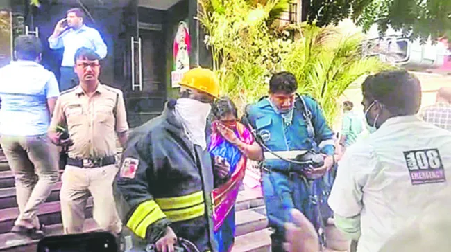 క్రిష్ ఇన్ హోటల్ కిచెన్లో అగ్ని ప్రమాదం