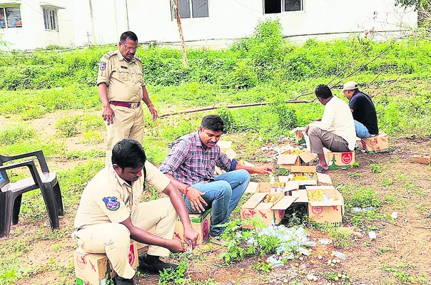 రూ.63 వేల విలువైన దేశీదారు ధ్వంసం