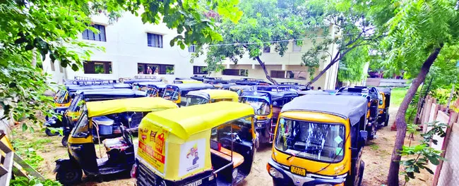 మూడో రోజున 75 ఆటోలు సీజ్