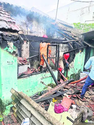 బలగవీధిలో ఇల్లు దగ్ధం