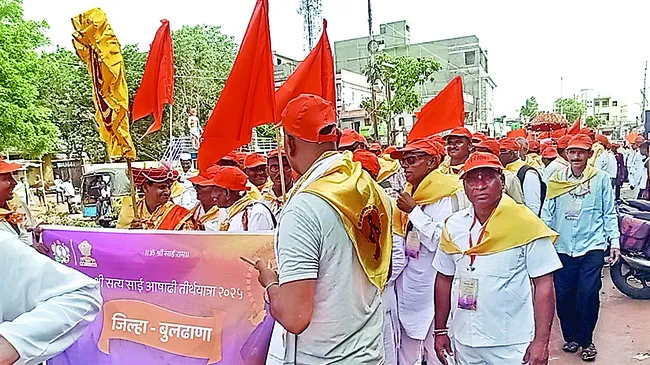 మహారాష్ట్ర భక్తుల పర్తి యాత్ర
