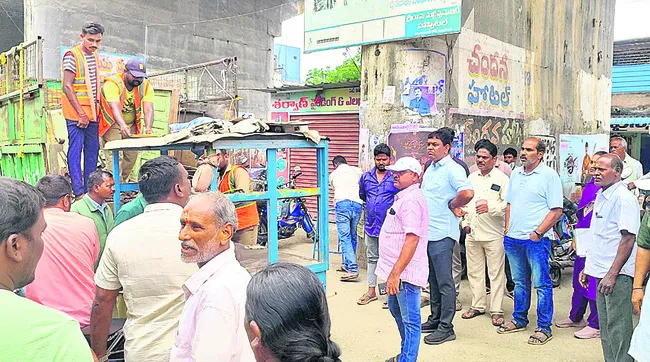 కొనసాగుతున్న ఆక్రమణల తొలగింపు