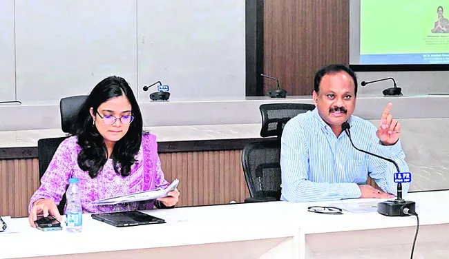 నిర్దేశిత లక్ష్యాల సాధనకు కృషి