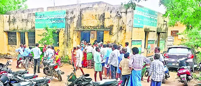 అన్నదాతల అగచాట్లు..