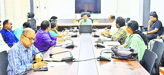 విద్యార్థుల ఆరోగ్యంపై నిర్లక్ష్యం తగదు