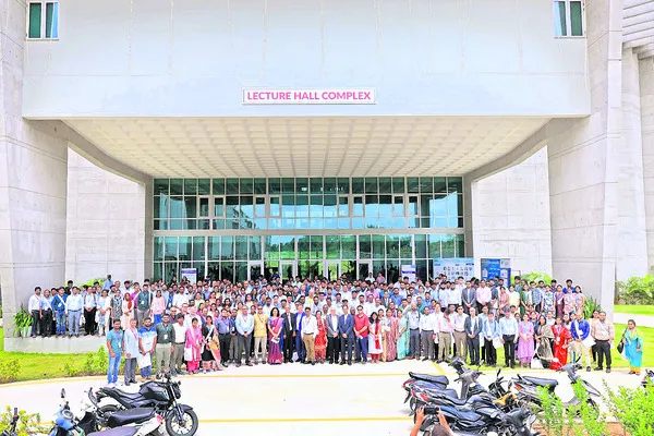 మెటీరియల్ సైన్స్ అనుసంధానంతో మార్పు