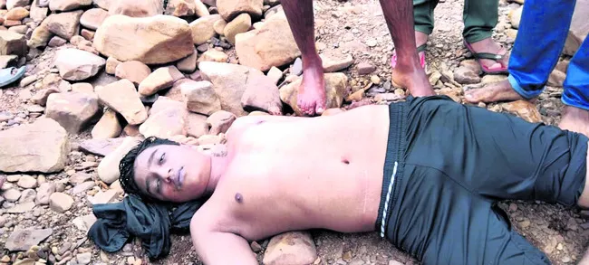 వజ్రాల వంకను చూసేందుకు వచ్చి..