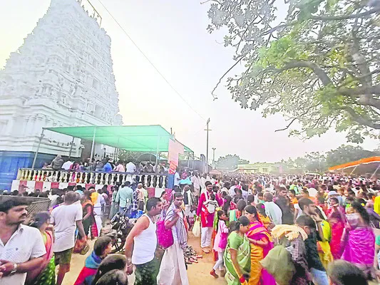 నిలువ నీడేదీ!