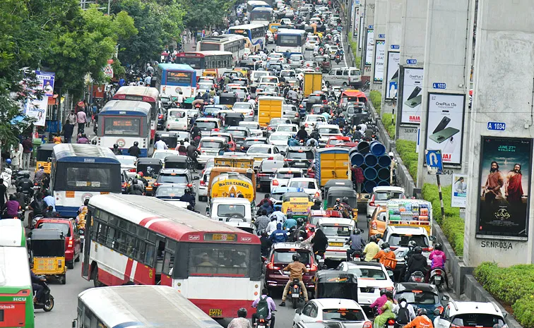 Hyderabad People Face No Buses Traffic Issues On July 4th Details