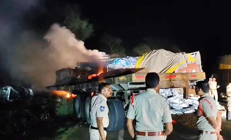 Road Accident In Mahabubabad: Two Lorries Collided Head On