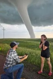 US couple engaged during EF 3 tornado in South Dakota1
