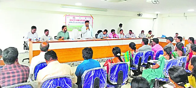 మహిళల ఆర్థికాభివృద్ధికే శ్రీనిధి రుణాలు