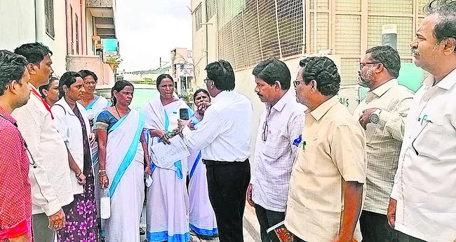 విధుల్లో నిర్లక్ష్యం వహిస్తే చర్యలు