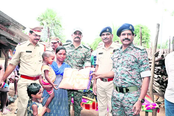 ఆదివాసీల సంక్షేమానికి కృషి