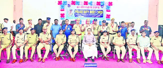 మానుకోట జిల్లా పోలీసుల ప్రతిభ