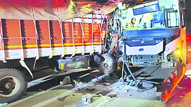త్రుటిలో తప్పిన పెనుప్రమాదం