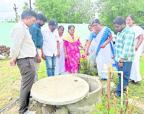 జ్వరాలపై ఇంటింటీ సర్వే చేయాలి
