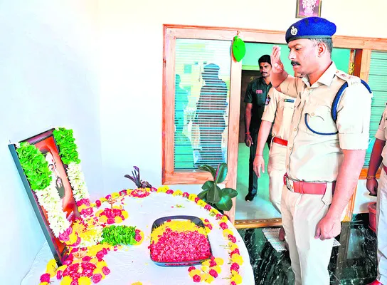 బాల్యం నుంచే అల్లూరికి దేశభక్తి