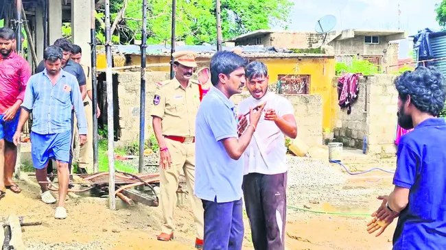 మల్కాపూర్‌లో ఉద్రిక్తత