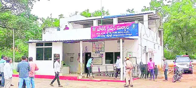 రెండు పోస్టులు.. ఒక్క అధికారి