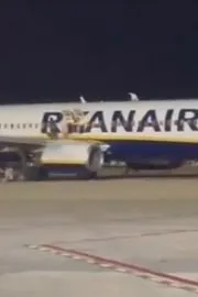 False Fire Alarm Leaves 18 People Injured On Plane To Manchester Airport6