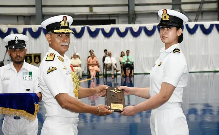 Sub Lt Astha Poonia Becomes 1st Woman As Navy Fighter Pilot