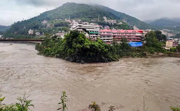 Rains play havoc in Himachal Uttarakhand 45 killed several missing