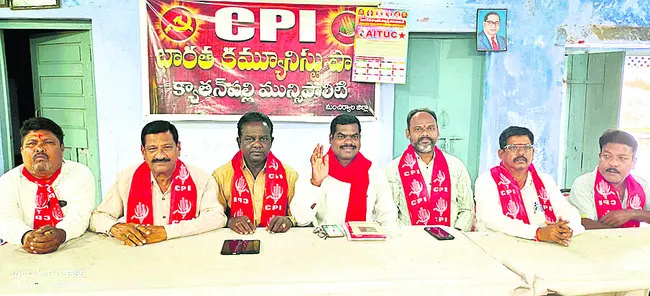 రోడ్డు ప్రమాదం..   పశువుల యజమానిపై కేసు