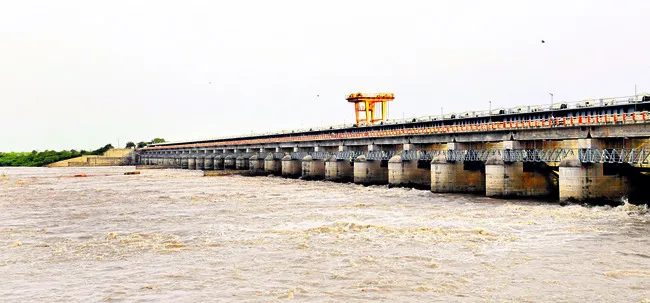 దిగువకు వే‘గంగా’..