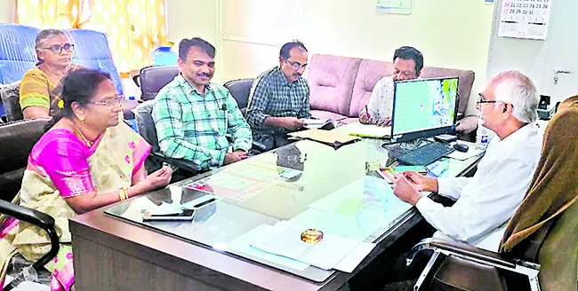 ప్రభుత్వ ఆస్పత్రుల్లో ప్రసవాల సంఖ్య పెంచాలి