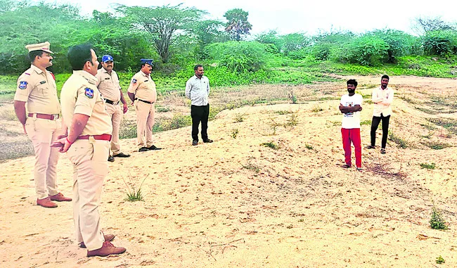 నిబంధనలు విస్మరిస్తే చర్యలు