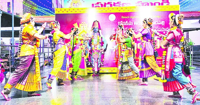భక్తులతో శోభిల్లిన వాడపల్లి