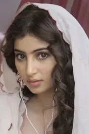 Dhurandhar: Sara Arjun Opposite of Ranveer Singh And 20 Year Age Gap Sparks Debate7